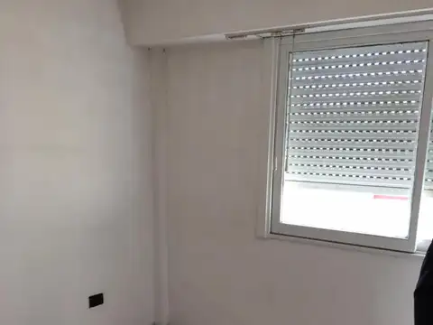 J Florio 3200, Piso 2