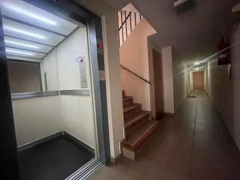 PILAR 1000, Piso 1