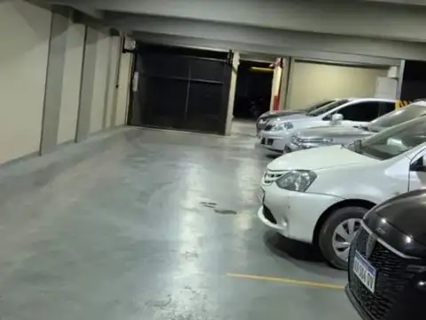 Llerena 2800 Parque Chas Cochera U$21.000 