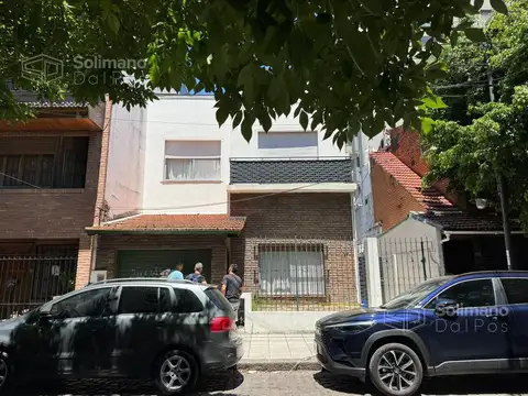CASA 4 AMBIENTES CON COCHERA EN VENTA EN SAN FERNANDO CENTRO - Alsina y constitucion