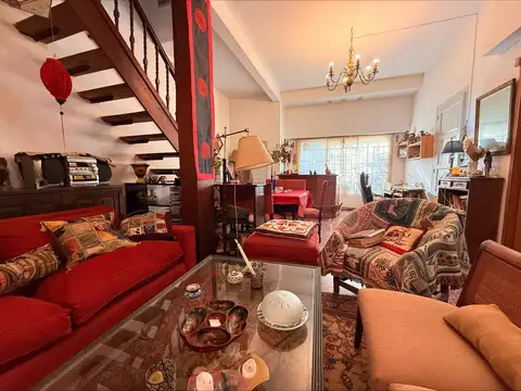 VENTA. CASA EN DOS PLANTAS.  La Lucila. 7 AMBIENTES.PERMUTA