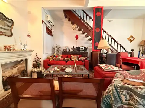 Casa 7 ambientes con 2 baños