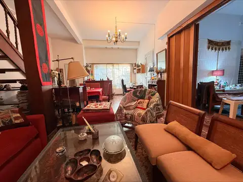 VENTA. CASA EN DOS PLANTAS.  La Lucila. 7 AMBIENTES.PERMUTA