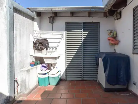 PH 2 AMB EN VENTA EN LOMAS DEL MIRADOR CON PATIO