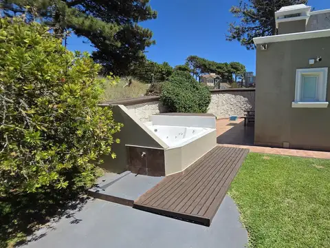 Casa 11 ambientes con 7 baños