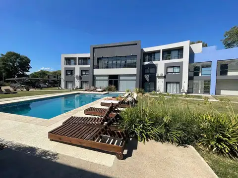 Departamento en Venta con 2 cocheras