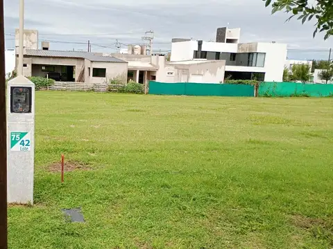 Terreno en venta en Tejas 4 – Seguridad 24hs y ubicación estratégica para inversión