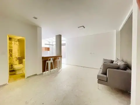 Depto Tipo Casa 3 ambientes con 2 baños