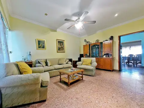 VENTA CASA 4 AMB HURLINGHAM COCHERA QUINCH PARRILL