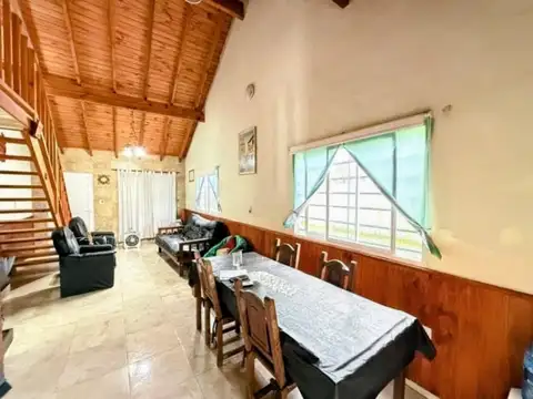 Casa en Venta con 2 cocheras
