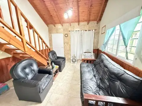 Casa 4 ambientes con 2 baños