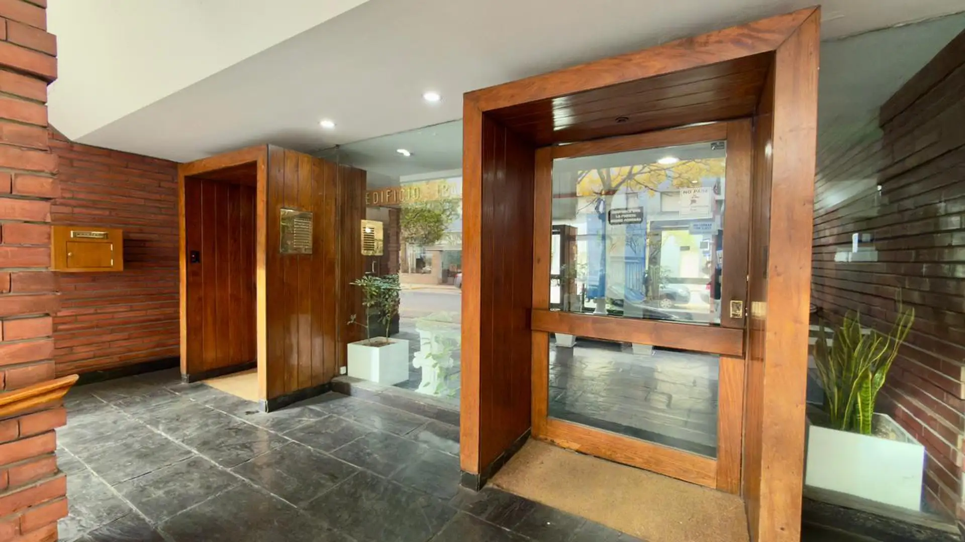 Depto 3 amb, 63m² con balcón y cochera — Terminal Vieja