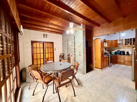 VTA.CASA 5 AMB C/2 COCHERAS,PILETA,QUINCHO V.LYNCH