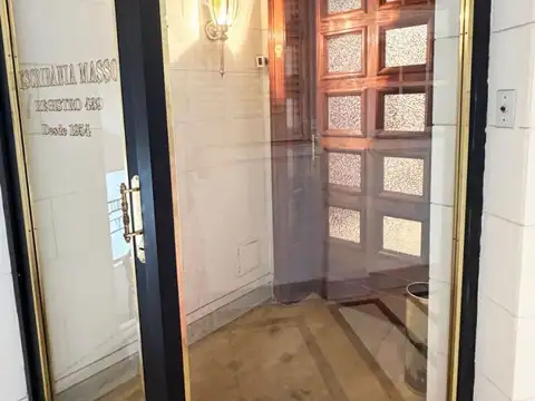 Oficina en Alquiler 100 años