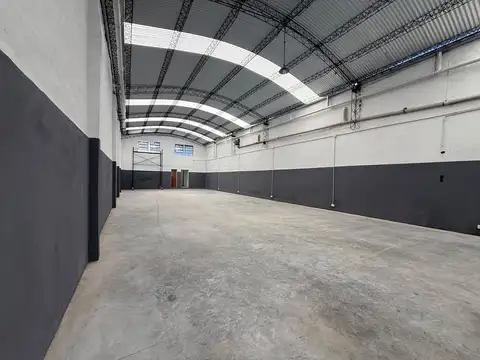 Galpon en Alquiler 8  mts Fondo