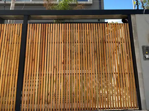 Depto Tipo Casa en Alquiler de 4 dormitorios