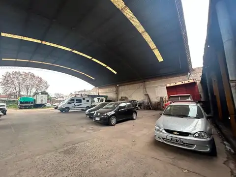 IMPORTANTE LOTE DE 2331 M2, sobre Ayolas 500, doble ingreso,