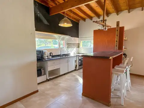 Casa en Alquiler en Barrio Ecuestre, USD 3.000