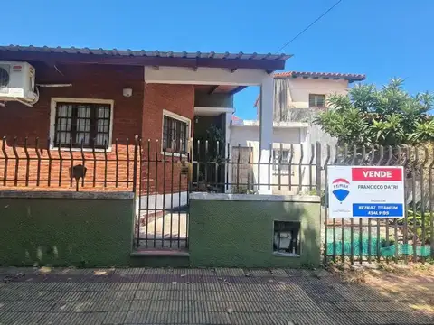 CASA 3 AMB. COCHERA PATIO PARRILLA VILLA DOMINICO