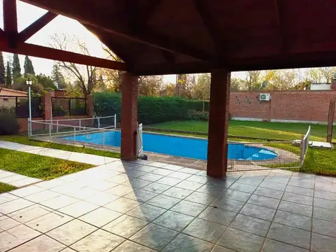 Casa 3 ambientes con 2 baños