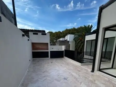 Depto Tipo Casa en Venta de 5 ambientes