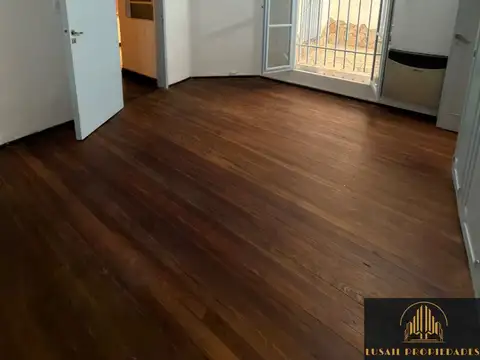 Casa en Alquiler con 1 cochera