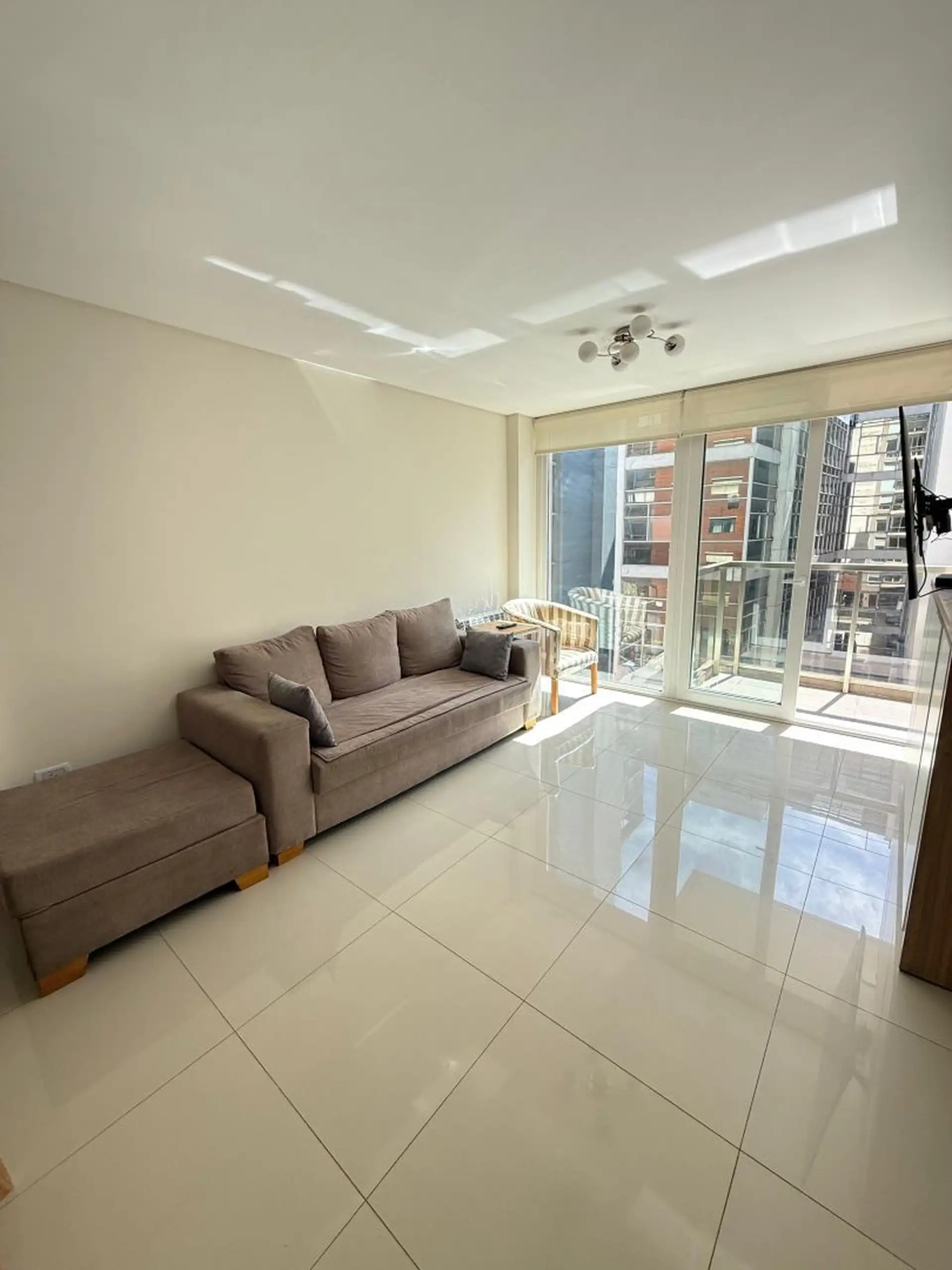 Depto 3 amb, 71m² con cochera en Cronos XIX — La Perla Sur