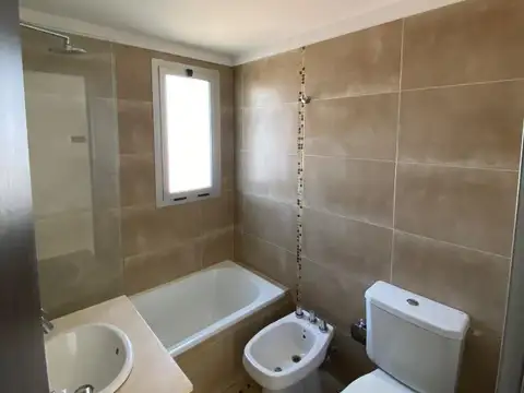 Departamento en Alquiler con 1 cocheras