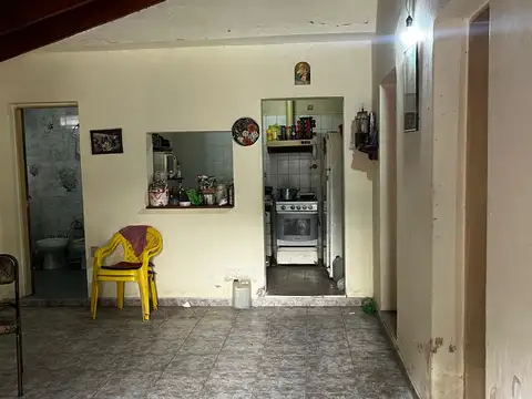 Casa 3 ambientes con 1 baño
