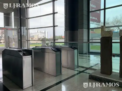 Oficina en Alquiler con 7 cocheras