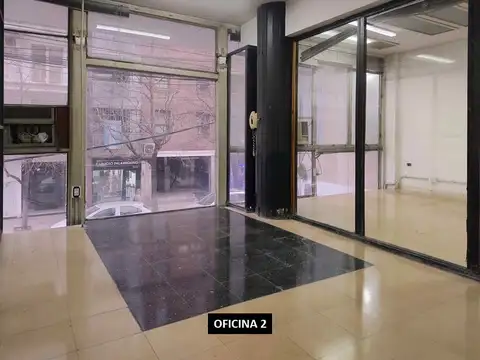 San Martín entre Mendoza y 3 de febrero: OFICINA c/ 5 gabinetes separados