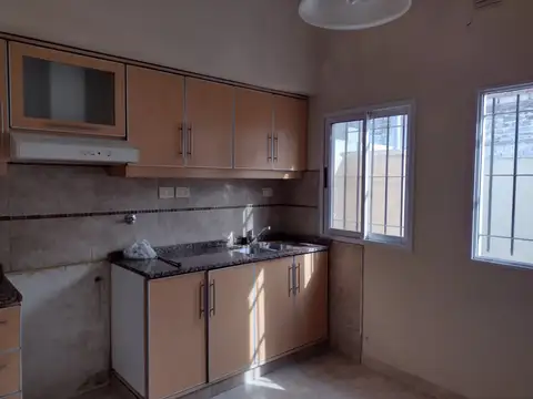 Depto Tipo Casa en Alquiler de 1 dormitorio