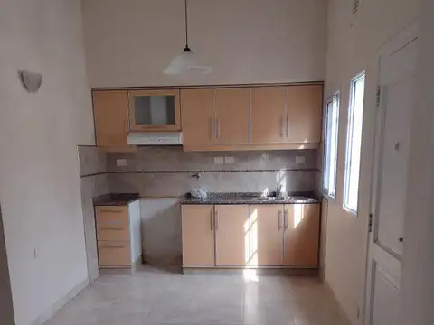 Depto Tipo Casa en Alquiler de 2 ambientes