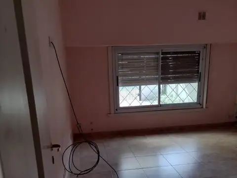 Depto Tipo Casa en Alquiler en Lanus Este, $ 590.000