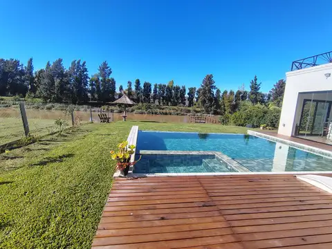 Casa al rio - Barrio San Benito