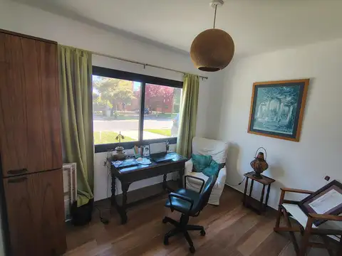 Casa en Venta con 4 cocheras