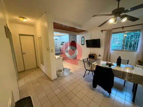 Casa 7 ambientes con 2 baños