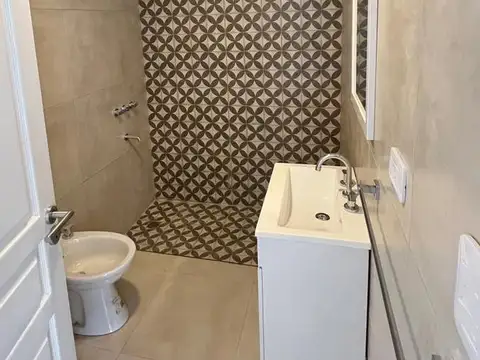 Venta casa 4 ambientes en Lomas de Zamora con cochera y terraza