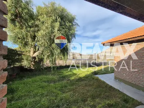 CASA DOS DORMITORIOS BARRIO MEDANOS