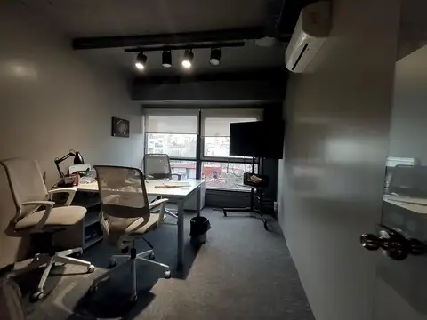 Oficina en Alquiler con 3 cocheras