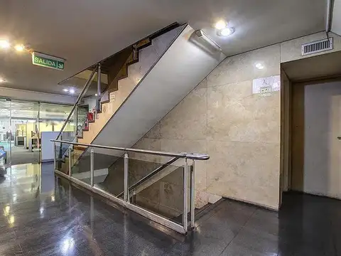 Oficina en Alquiler con 1 cochera