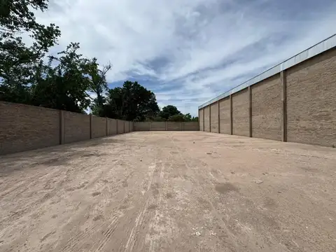 PLAYA DE ESTACIONAMIENTO EN ALQUILER