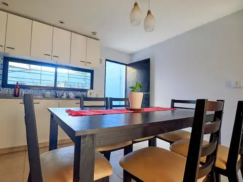 Depto Tipo Casa 3 ambientes con 2 baños