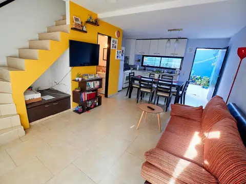 Depto Tipo Casa en Venta de 3 ambientes