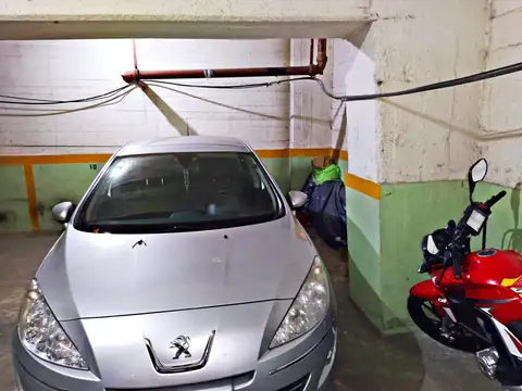 Cocheras grandes en Araoz y Lerma