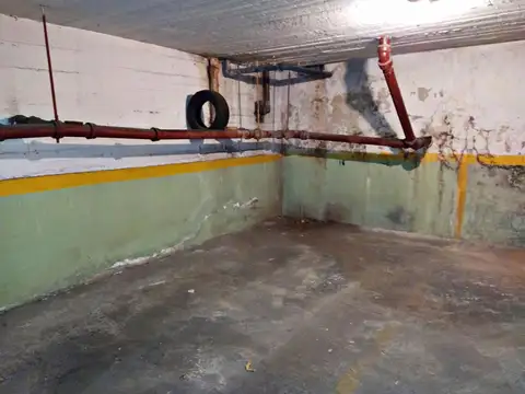 Cocheras grandes en Araoz y Lerma