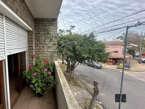 Depto Tipo Casa 5 ambientes con 1 baño