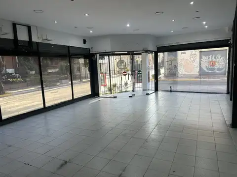 ALQUILA EXCELENTE LOCAL EN ESQUINA COMERCIAL EN SAN FERNANDO