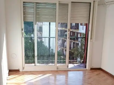 Departamento en muy buen estado de dos ambientes en alquiler