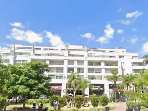 Cochera en North Coral Plaza